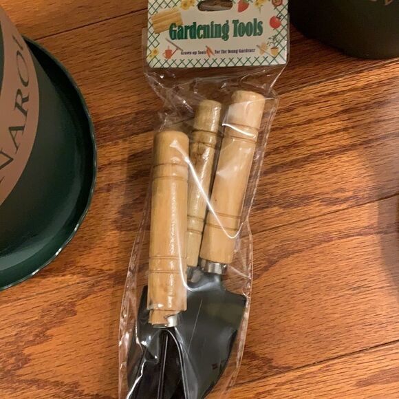 Sunaround garden kit.  - Picture 5 of 6